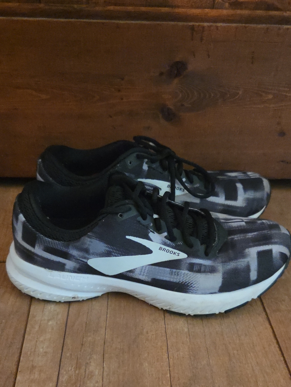 Brooks Launch 6 Black & White Patterned Men's/Women's Running Shoes